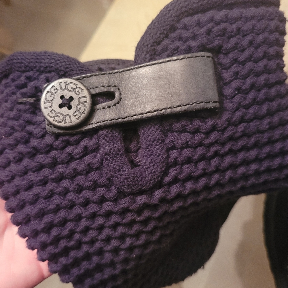 Uggs - Picture 6 of 8